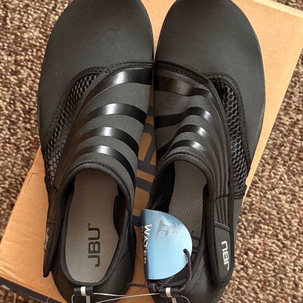 JBU Black Women’s Athletic Water Shoes Size 8 New!! - Picture 4 of 6